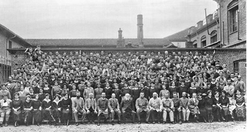 Una Grande Famiglia Una Grande Famiglia